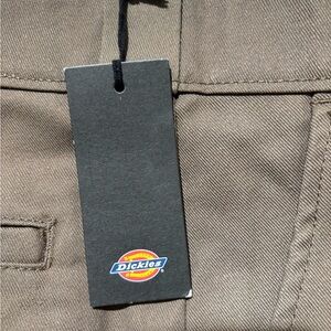 NWT Dickies Loose Multi Pocket Work Pants 32/32